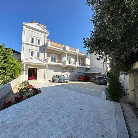 Vk Luxury Suites With Private Parking (Adults Only) נידרי מראה חיצוני תמונה