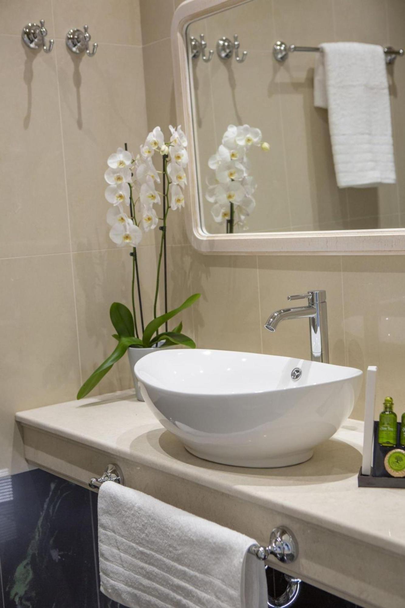 Vk Luxury Suites With Private Parking (Adults Only) נידרי מראה חיצוני תמונה