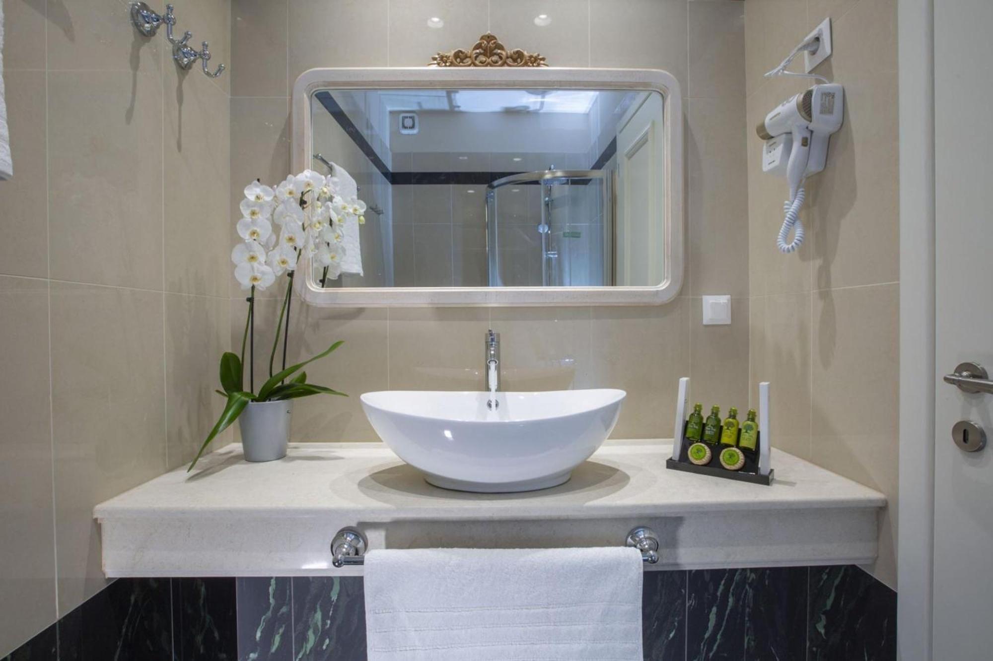נידרי Vk Luxury Suites - Private Parking - Adults Only מראה חיצוני תמונה